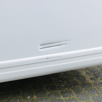 Karavan mit Schrammen